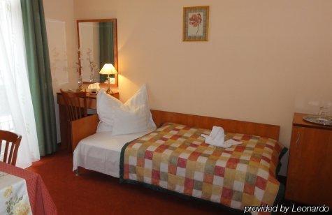 Isabell Hotel 3*
