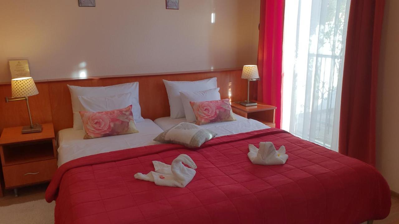 Isabell Hotel 3*