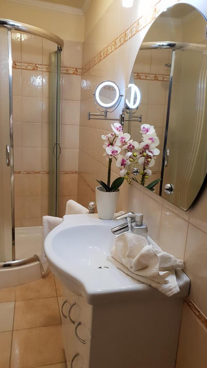 Isabell Hotel 3*